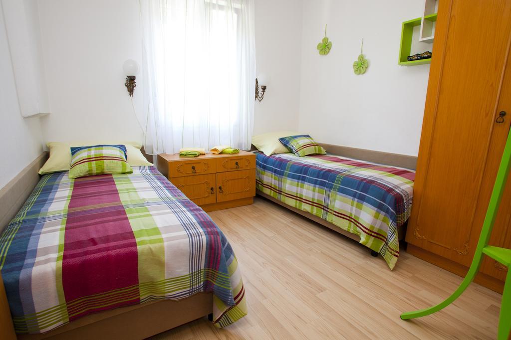 Apartments Marija Vrbnik Exterior foto