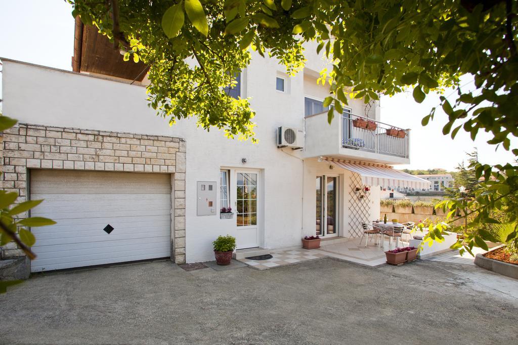 Apartments Marija Vrbnik Exterior foto